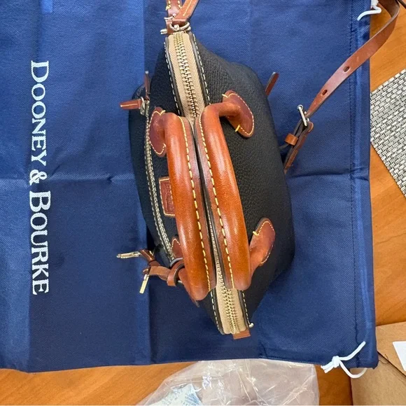 Dooney & Bourke Black Domed Satchel with Handles or Crossbody Bag Like New - Picture 10 of 16